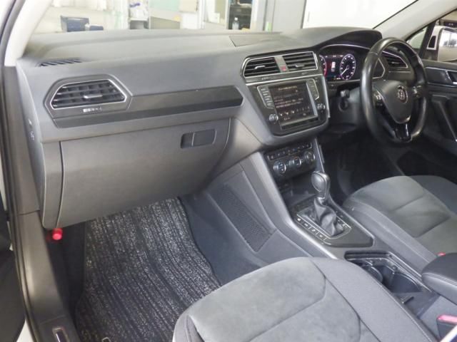 2017 Volkswagen VW Tiguan TSI Highline Technology P auction photo 2