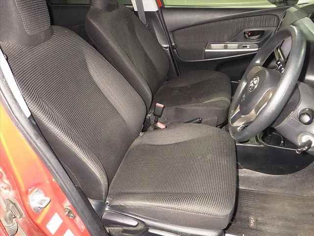 2015 Toyota Vitz auction photo 9