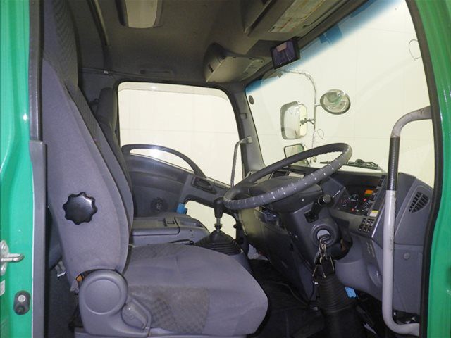 2017 Isuzu Forward Wing auction photo 6