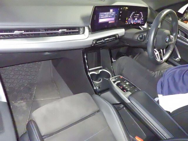 2024 BMW X1 SDRIV18I Mスポ auction photo 3