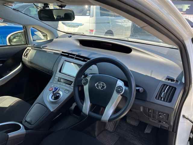 2014 Toyota Prius S auction photo 3