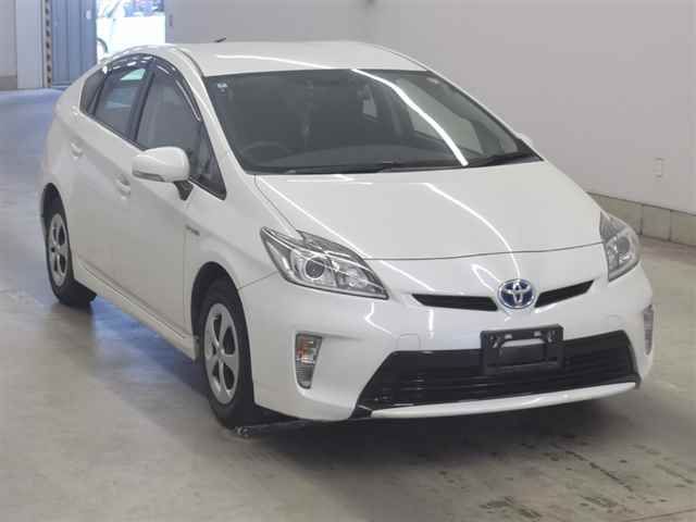 2014 Toyota Prius S Japan auction vehicle