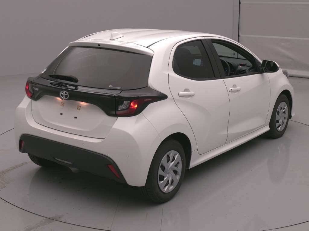 2022 Toyota Yaris X auction photo 2