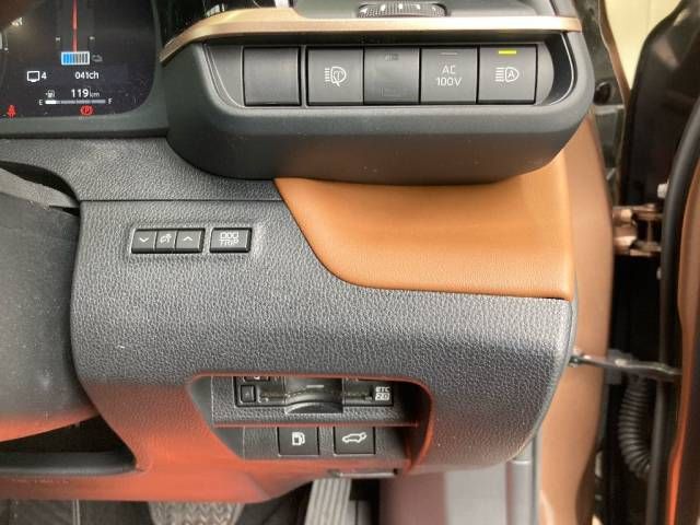 2025 Toyota Crown Estate Z auction photo 5