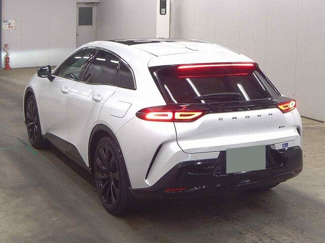 2025 Toyota Crown Sport Sports Z (HEV) 4WD auction photo 2