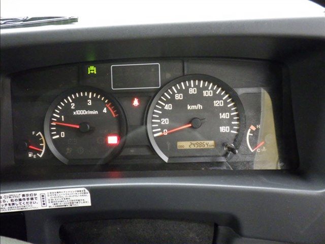 2015 Isuzu Elf Refrigerated and frozen trucks auction photo 7