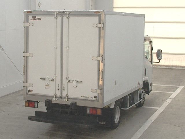 2015 Isuzu Elf Refrigerated and frozen trucks auction photo 2