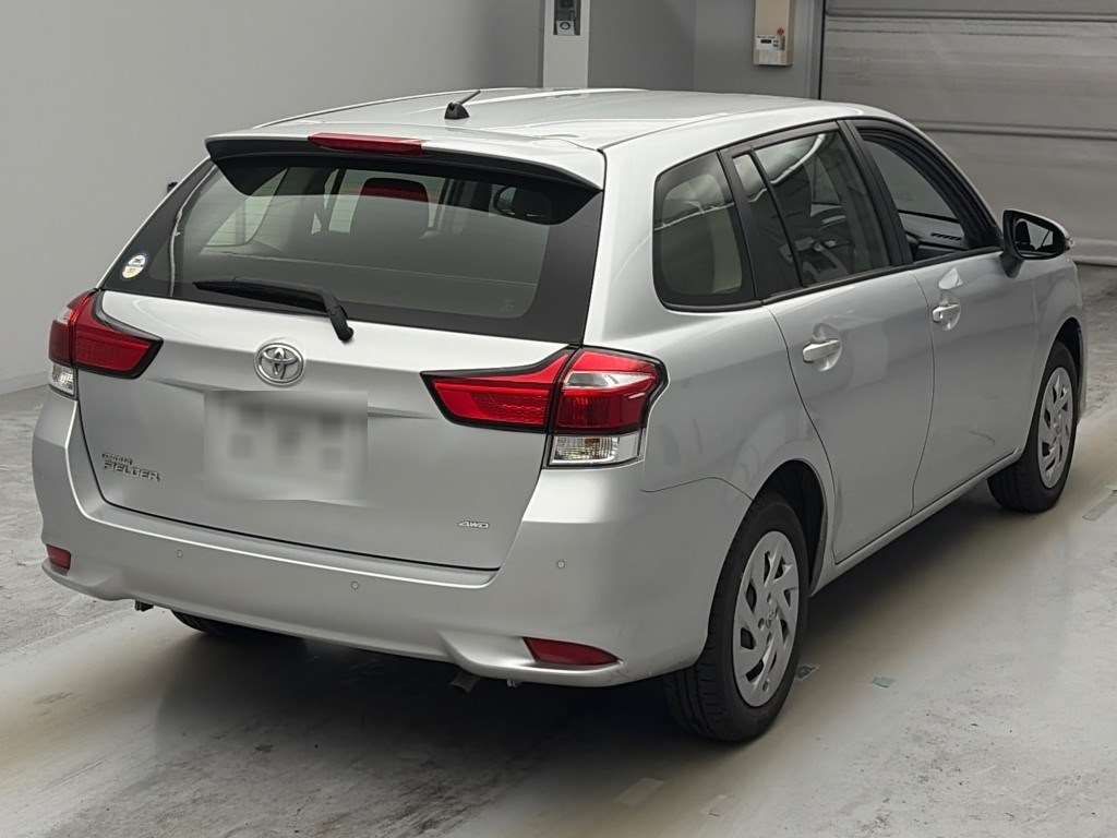2021 Toyota Corolla Fielder EX 4WD auction photo 2