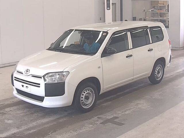 2023 Toyota Probox G 4WD auction photo 4
