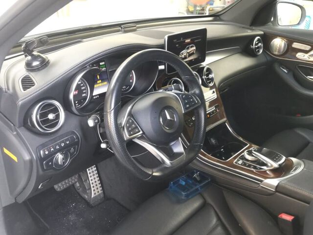 2017 Mercedes-Benz GLC GLC350E4M Sport 4WD auction photo 3