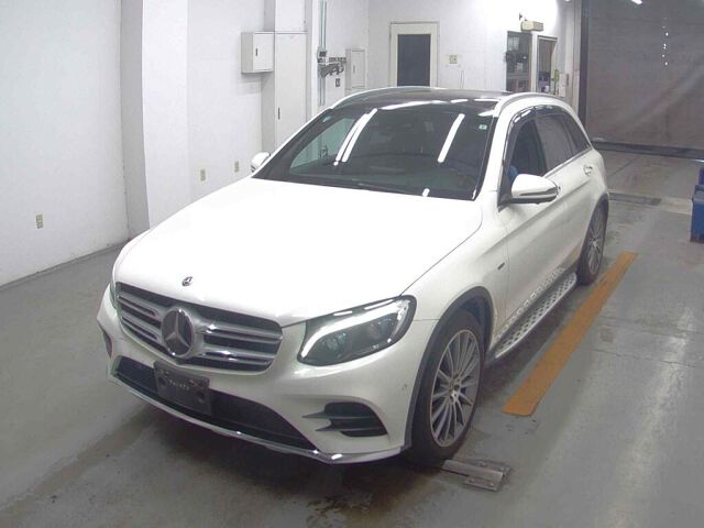 2017 Mercedes-Benz GLC GLC350E4M Sport 4WD auction photo 4