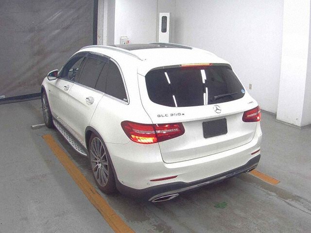 2017 Mercedes-Benz GLC GLC350E4M Sport 4WD auction photo 2