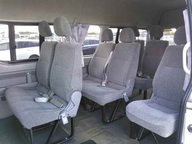 2010 Toyota Hiace 4WD グランドキャビン auction photo 9
