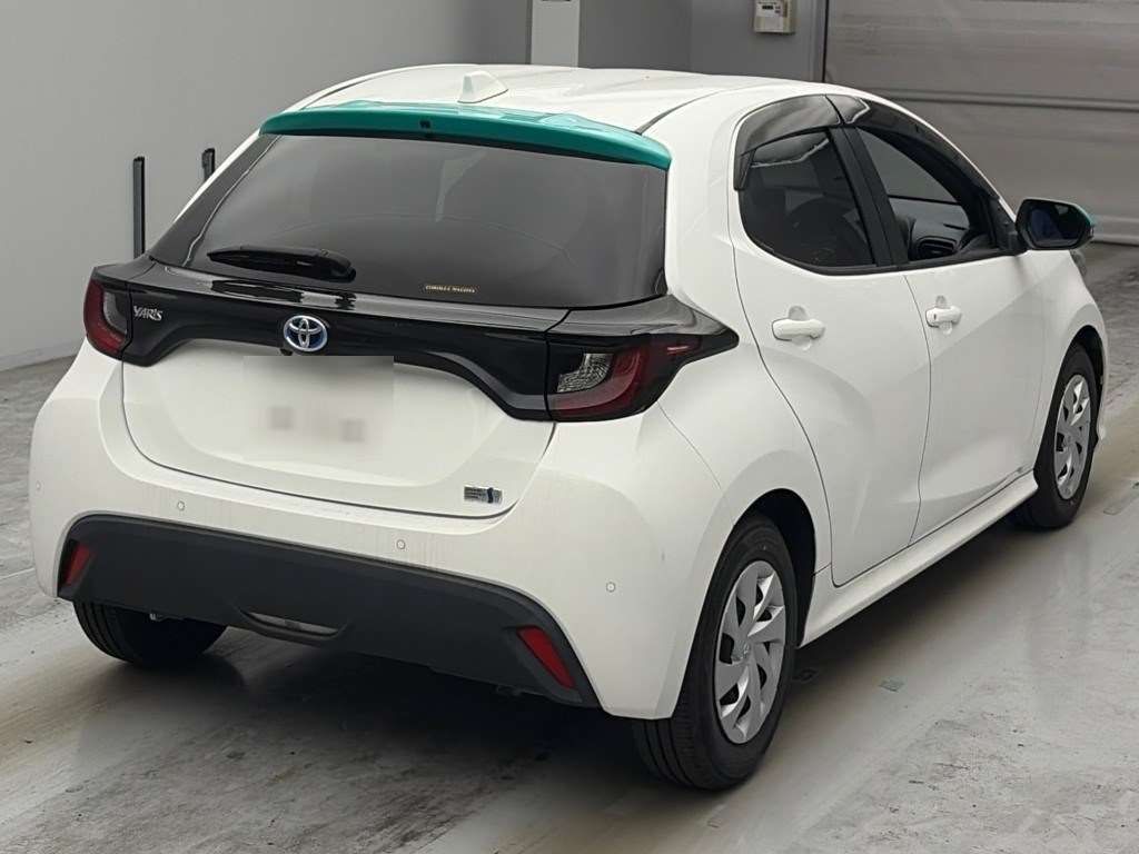 2021 Toyota Yaris Hybrid X auction photo 2