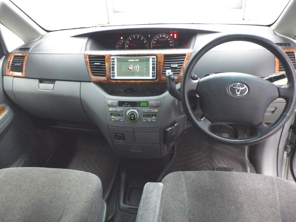 2005 Toyota Noah X G Selection auction photo 3