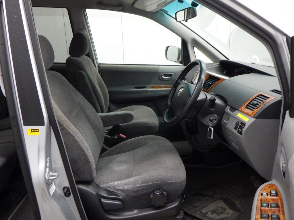 2005 Toyota Noah X G Selection auction photo 6