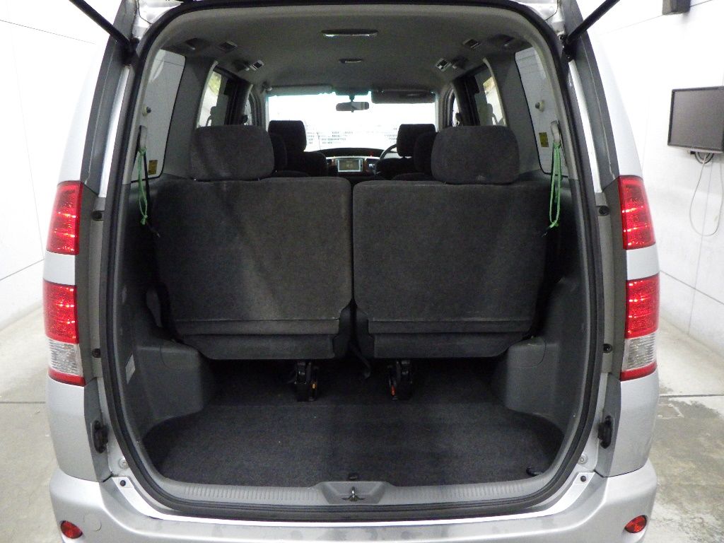 2005 Toyota Noah X G Selection auction photo 9