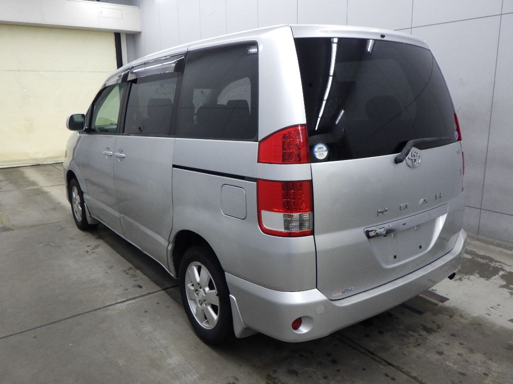 2005 Toyota Noah X G Selection auction photo 5