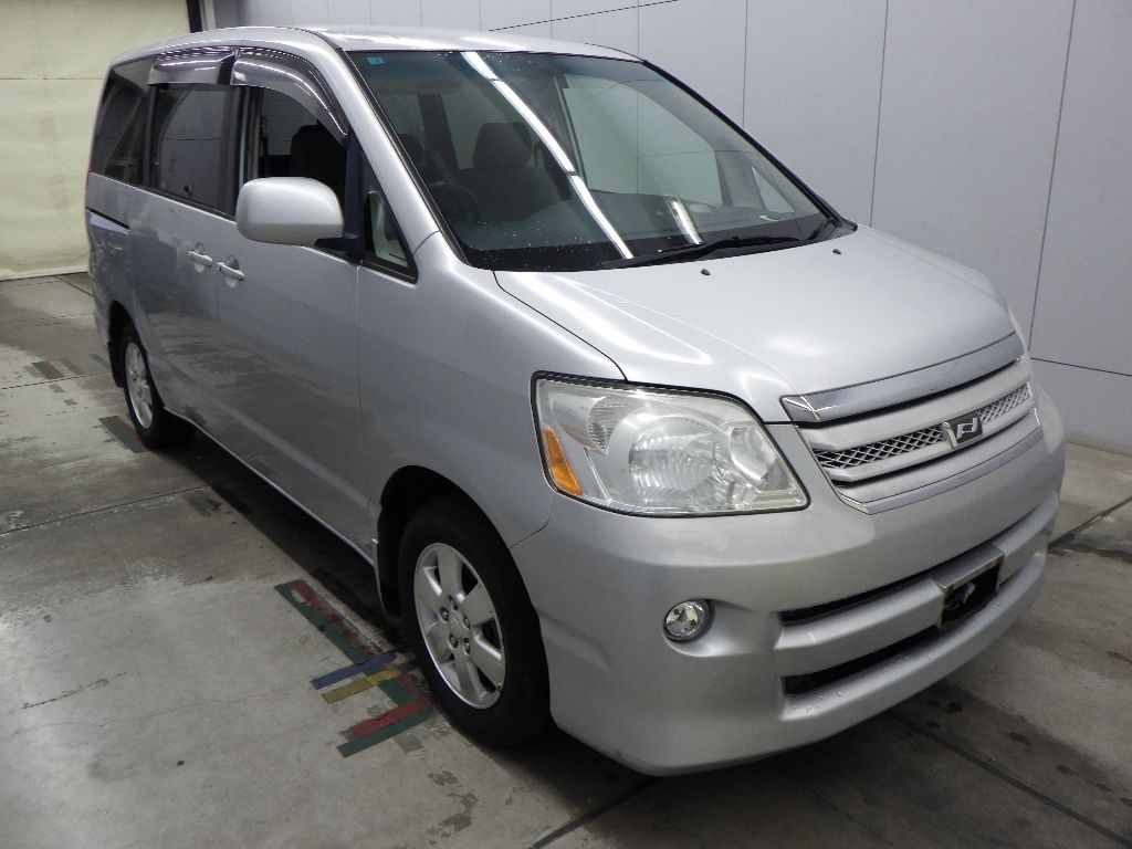 2005 Toyota Noah X G Selection selected Japan auction vehicle