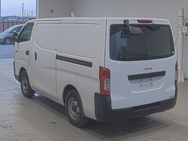 2011 Isuzu auction photo 2