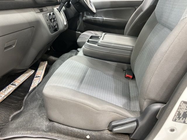2011 Isuzu auction photo 9