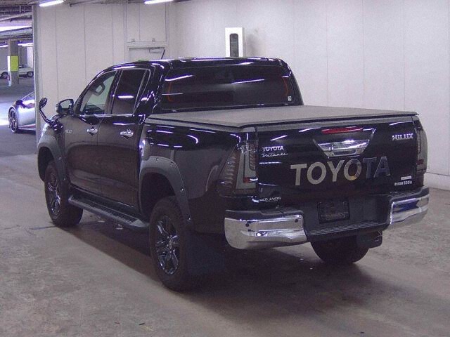 2021 Toyota Hilux Z 4WD auction photo 2