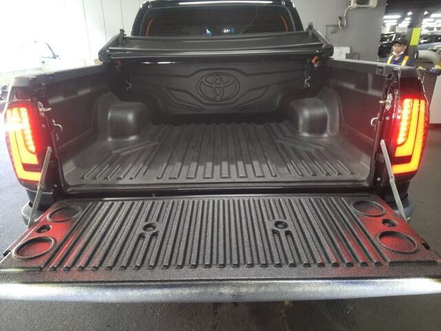 2021 Toyota Hilux Z 4WD auction photo 6