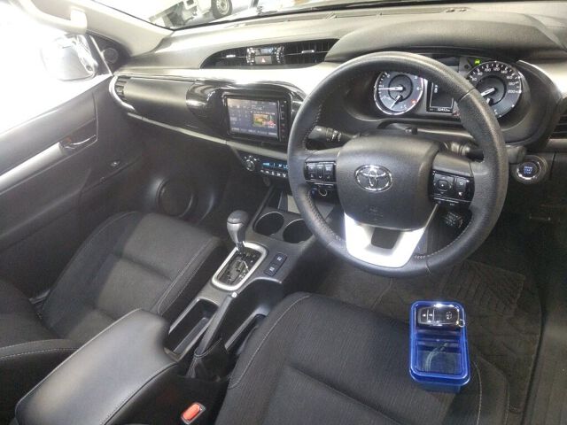 2021 Toyota Hilux Z 4WD auction photo 3