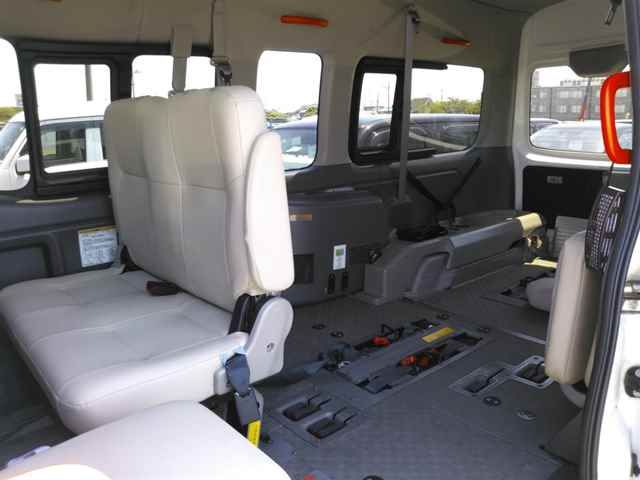 2016 Nissan NV350 Caravan チェアキャブ auction photo 9