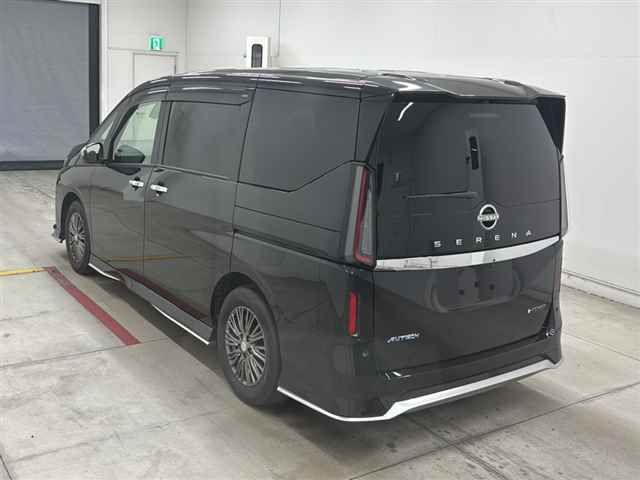 2024 Nissan セレナeパワー eパワーオーテック auction photo 2