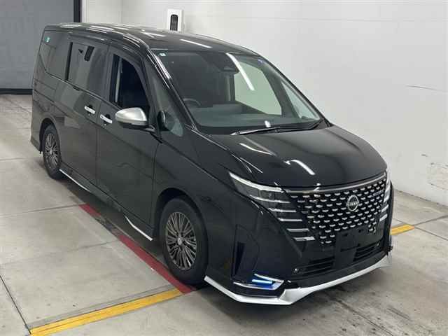 2024 Nissan セレナeパワー eパワーオーテック Japan auction vehicle