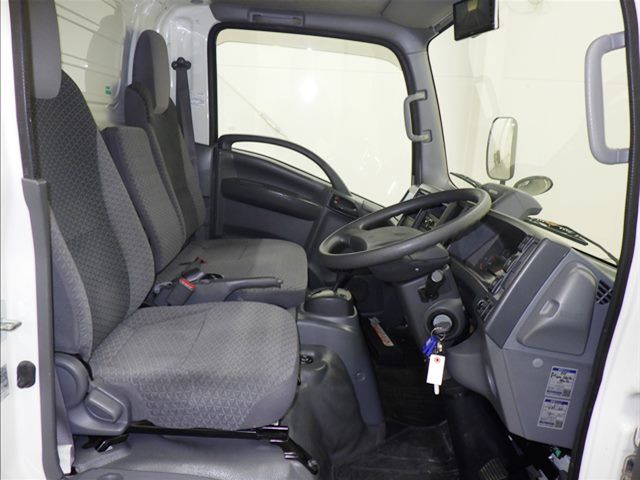 2020 Isuzu Elf Van auction photo 6