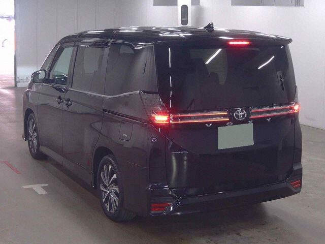 2025 Toyota Voxy S-Z auction photo 2