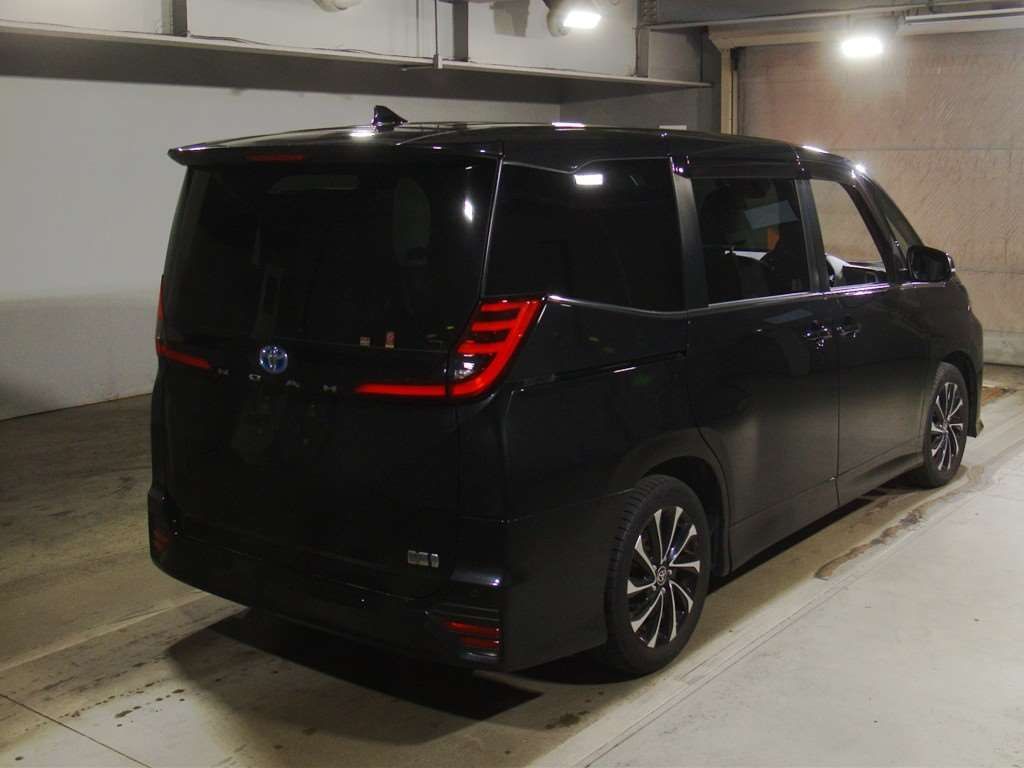 2022 Toyota Noah ハイブリッドS-Z auction photo 2