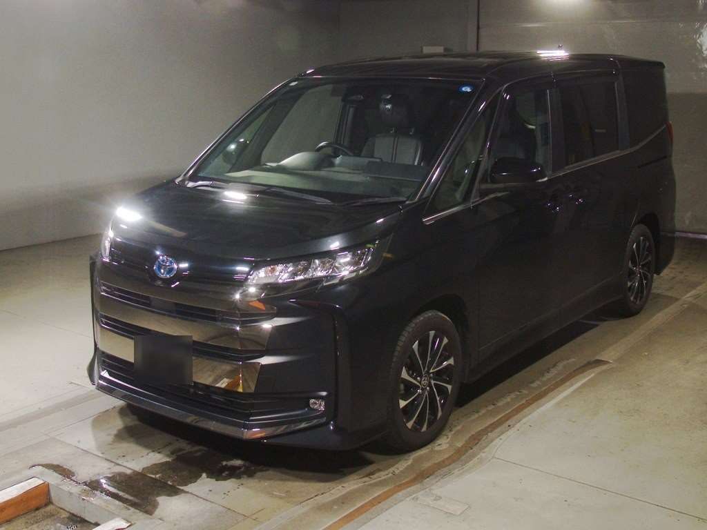 Japan Auction Vehicles 4 2022 Toyota Noah ハイブリッドS-Z auction photo
