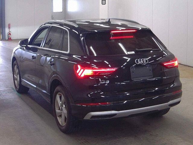 2023 Audi Q3 35TFSIアドバンス auction photo 2