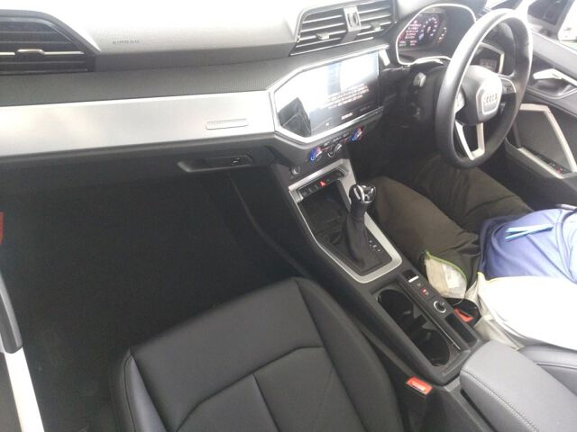 2023 Audi Q3 35TFSIアドバンス auction photo 3