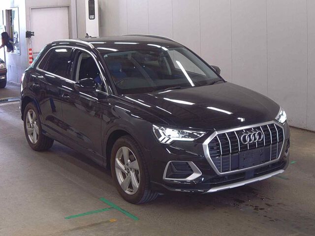 2023 Audi Q3 35TFSIアドバンス Japan auction vehicle