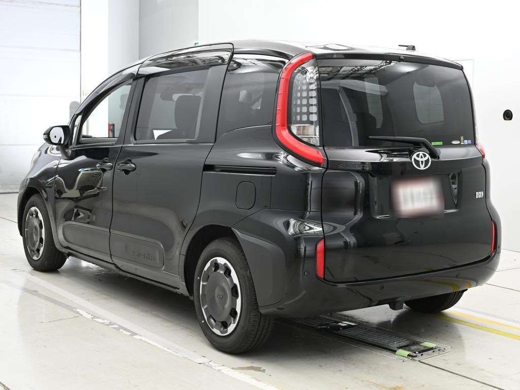 2023 Toyota Sienta Hybrid Z auction photo 6