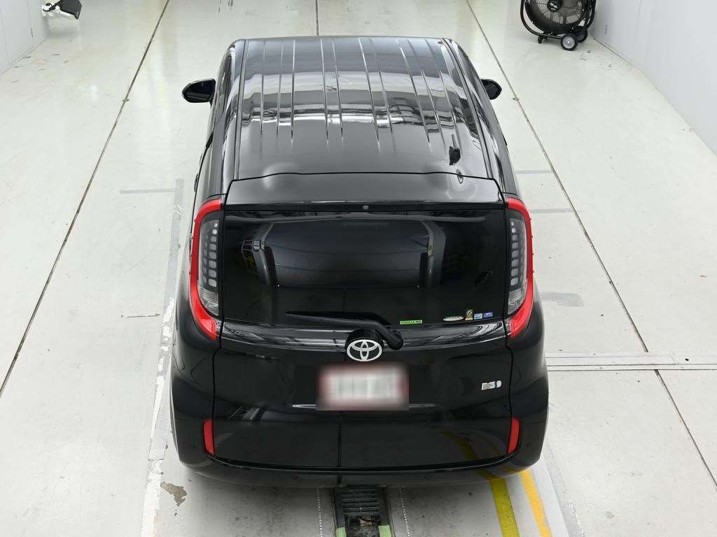 2023 Toyota Sienta Hybrid Z auction photo 8