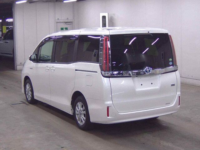 2017 Toyota Noah HV G auction photo 2