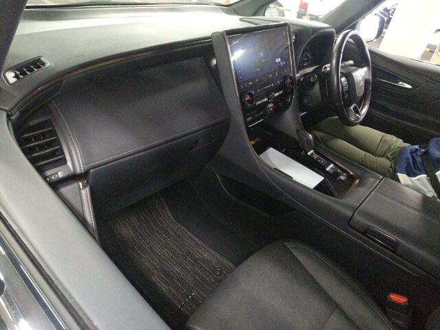 2023 Toyota Alphard Z auction photo 3