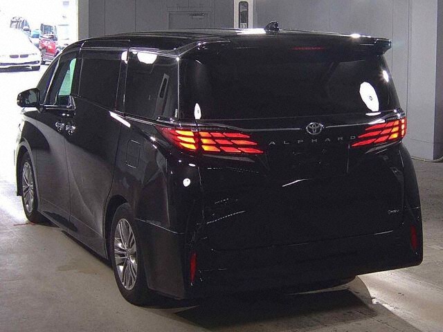 2023 Toyota Alphard Z auction photo 2