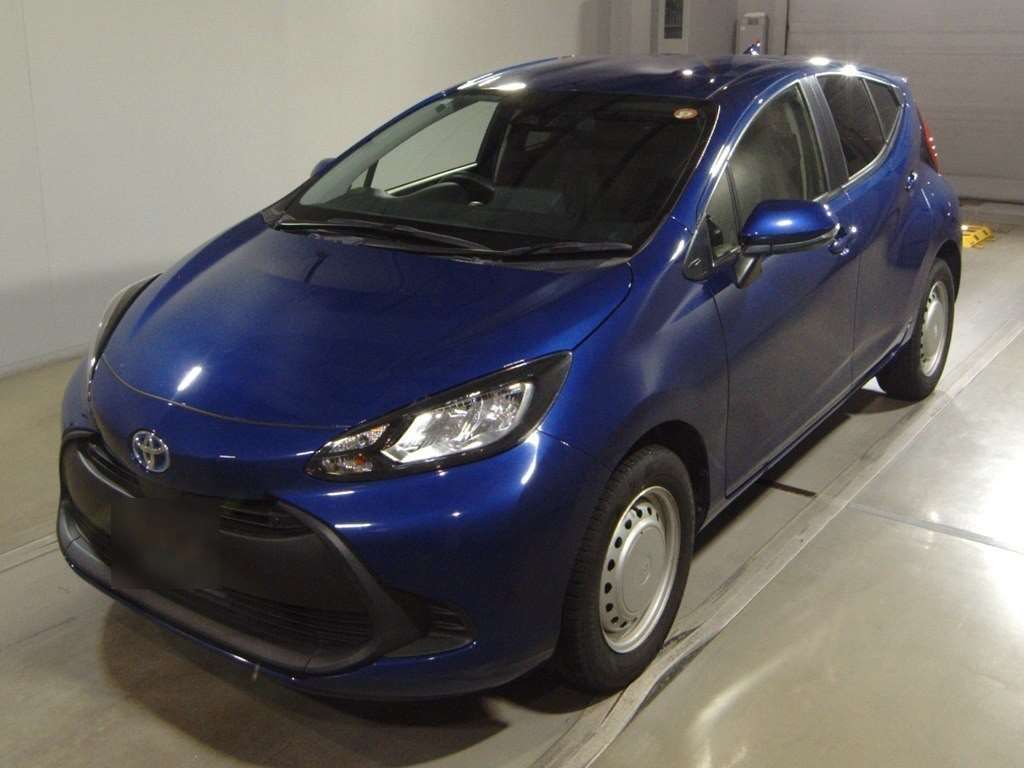 2022 Toyota Aqua X 4WD Japan auction vehicle