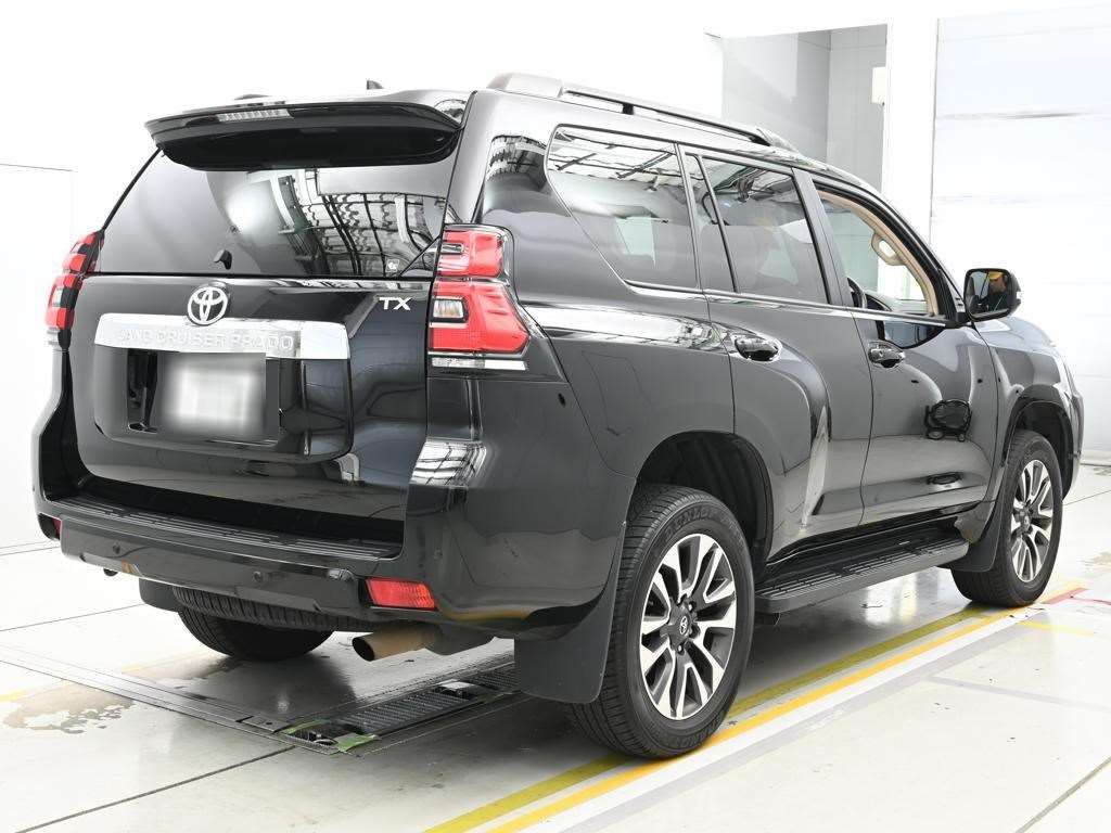 2022 Toyota Land Cruiser Prado TX L Package 4WD auction photo 2