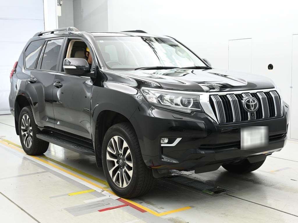 2022 Toyota Land Cruiser Prado TX L Package 4WD auction photo 5