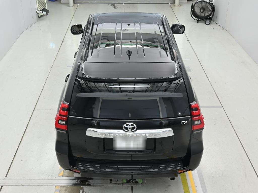 2022 Toyota Land Cruiser Prado TX L Package 4WD auction photo 8