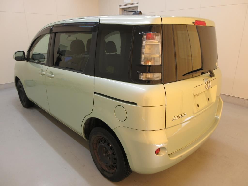 2011 Toyota Sienta X Lパッケージ auction photo 5