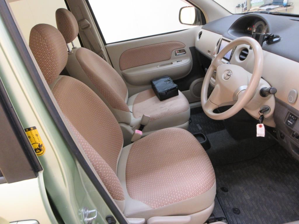 2011 Toyota Sienta X Lパッケージ auction photo 6