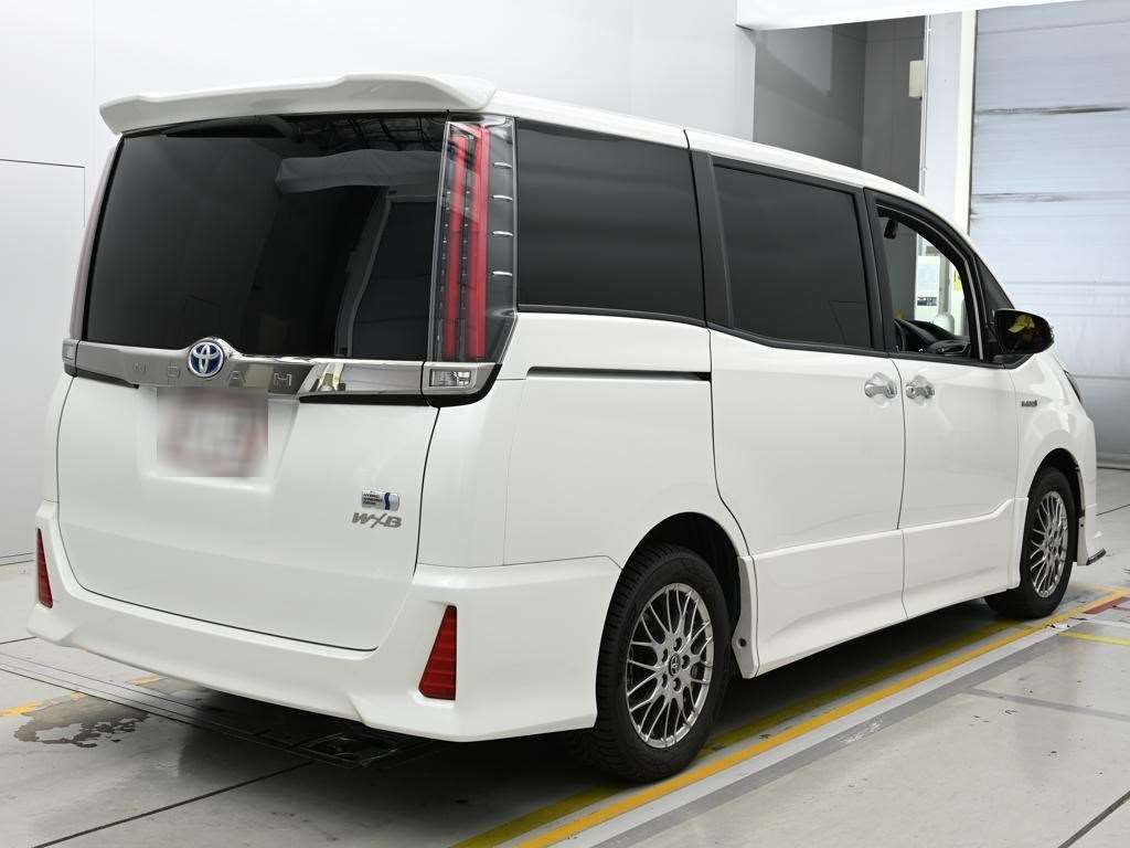 2018 Toyota Noah HV Si WxB auction photo 2